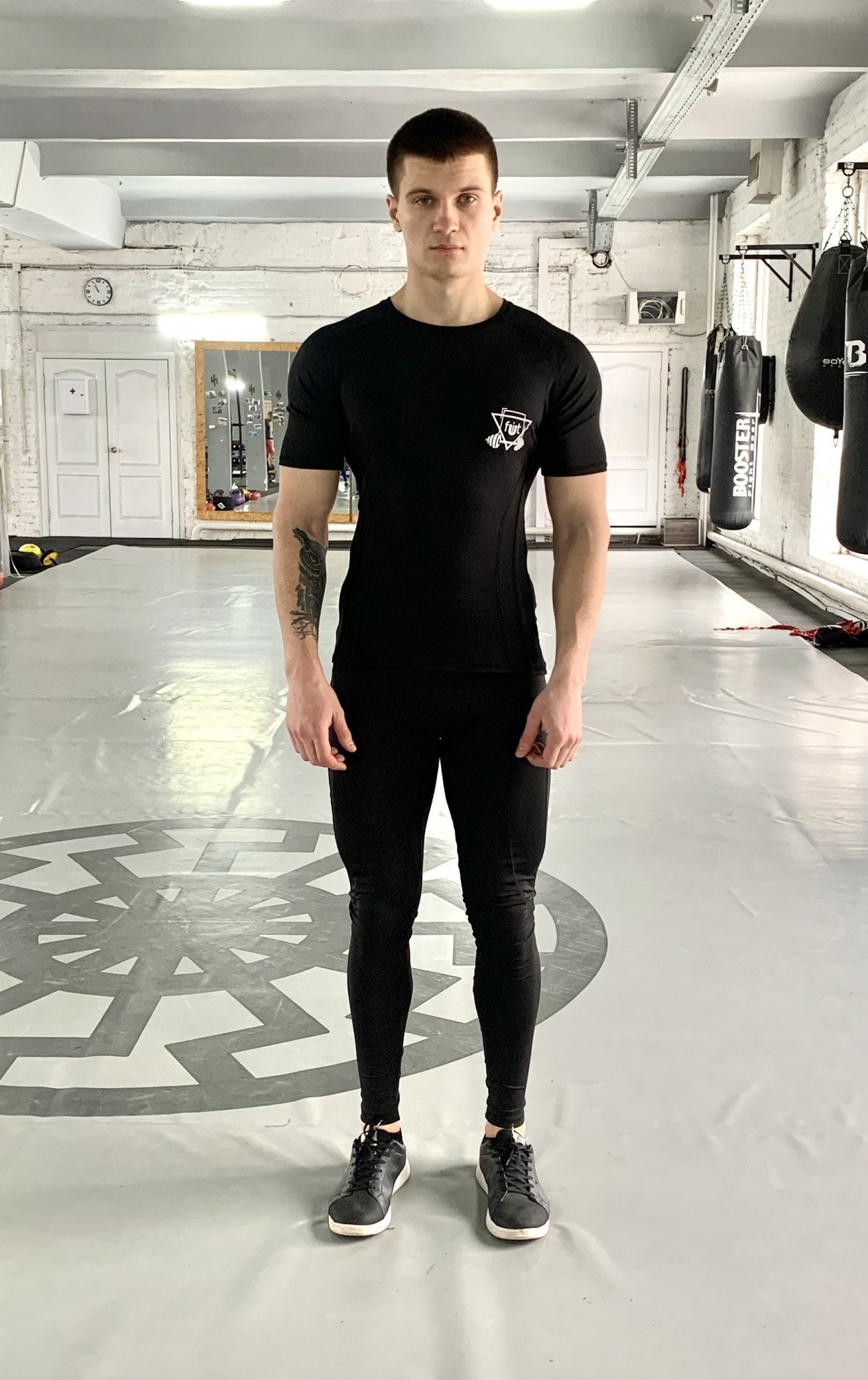 

Спортивный мужской набор (Рашгард тайтсы) Armm black 2 0 FitU S Черный