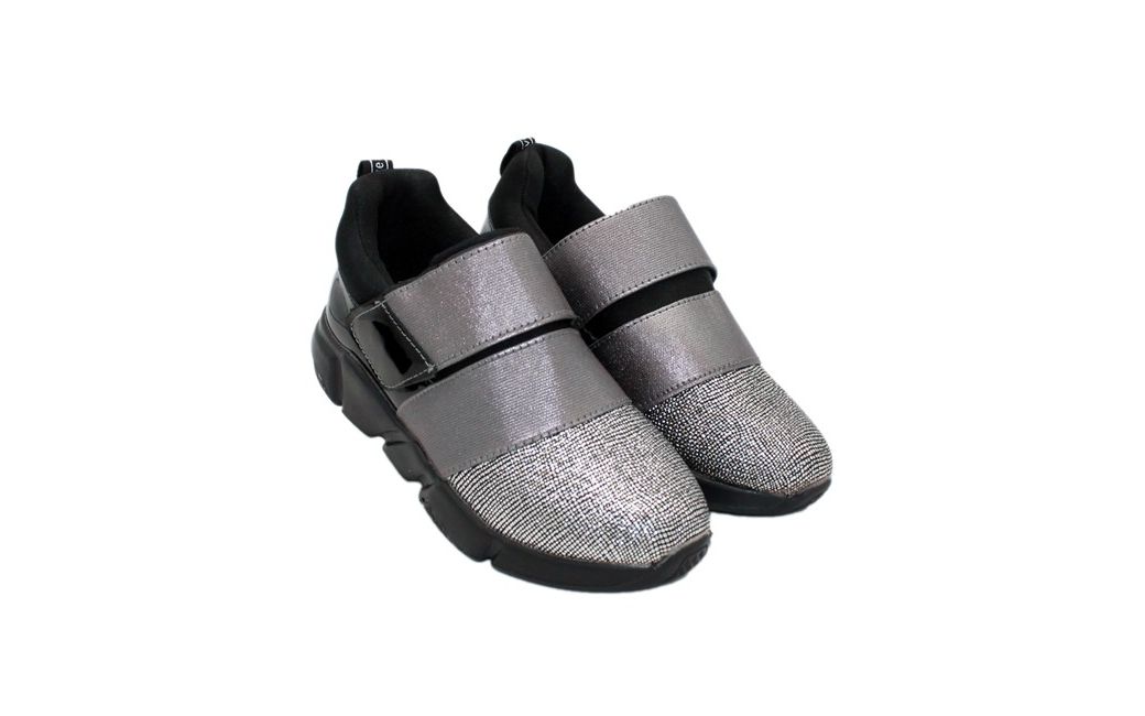 

Кроссовки Jong Golf 35(р) бронзовые с блестящим носком (C799-3)