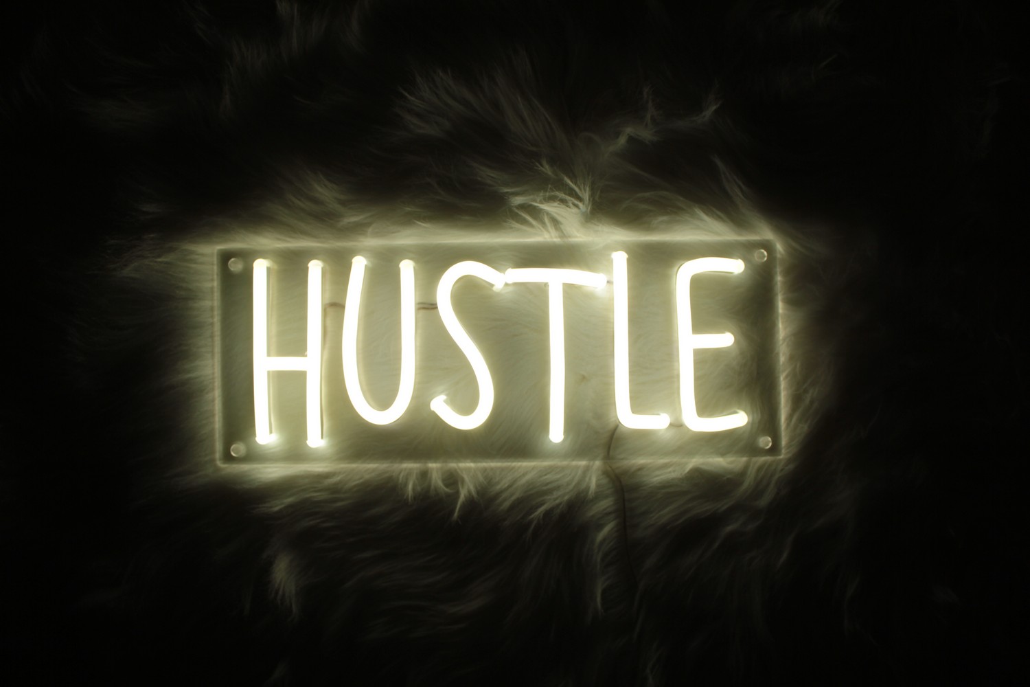 

Неоновый светильник Neon Lightning «Hustle»