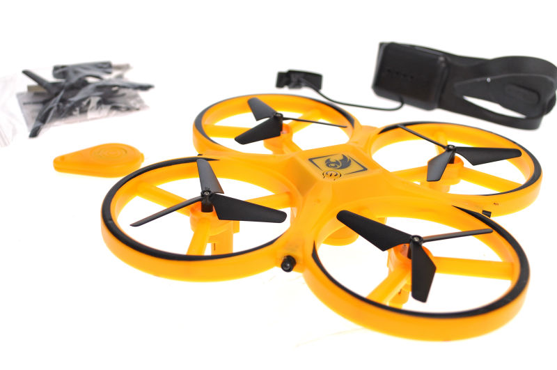 

Квадрокоптрер Metr+ "Gravity sensor" керування рукою 17*17*65см жовтий 8828