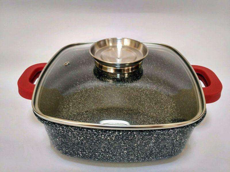 

Кастрюля алюминиевая Bohmann 5.5 л Ø28 см квадратная со стеклянной крышкой (BH-2428-MRB)