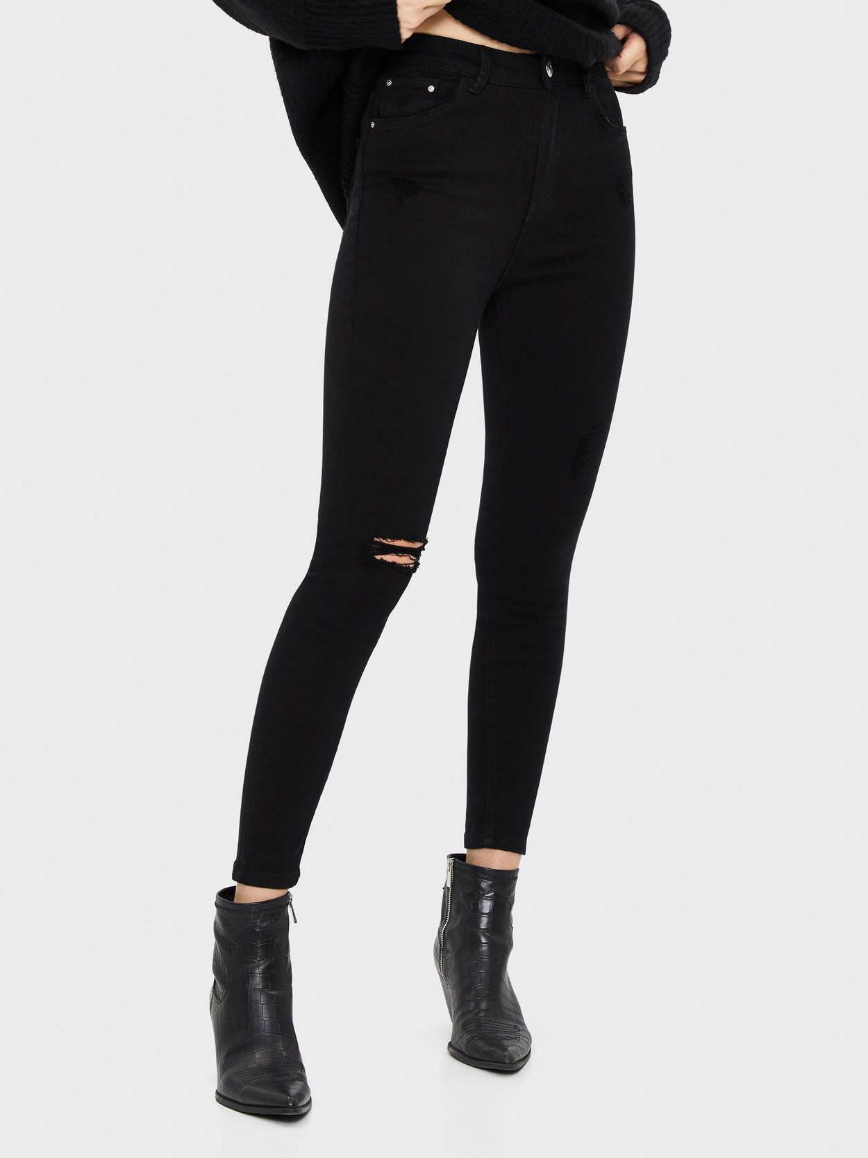 

Джинсы Bershka 5058/019/800-AAAD 32 Черные