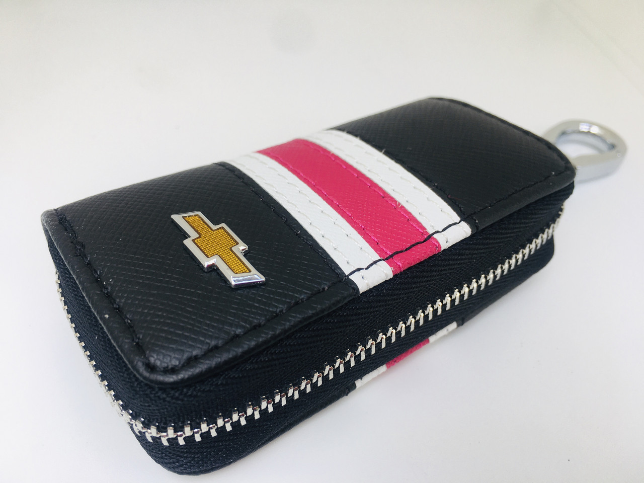 

Ключница для авто KeyHolder Prestige Car CHEVROLET Черно-белая с красным