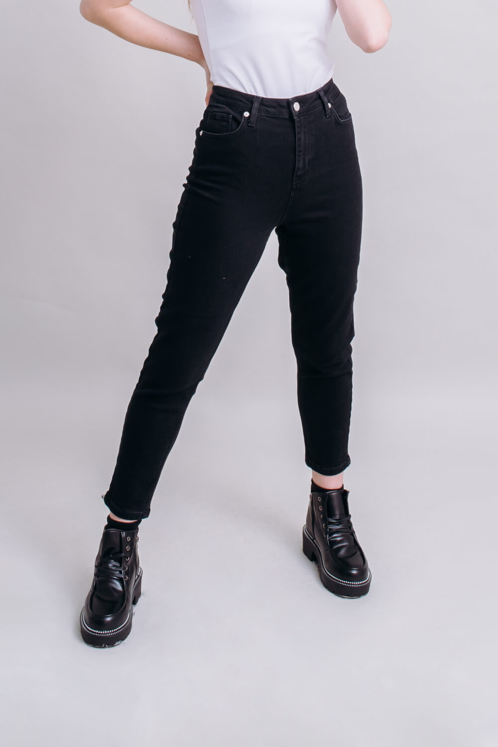 

Джинси скінні Faf Denim Rich Star 2274 38 чорні (05010119/38 чорні)