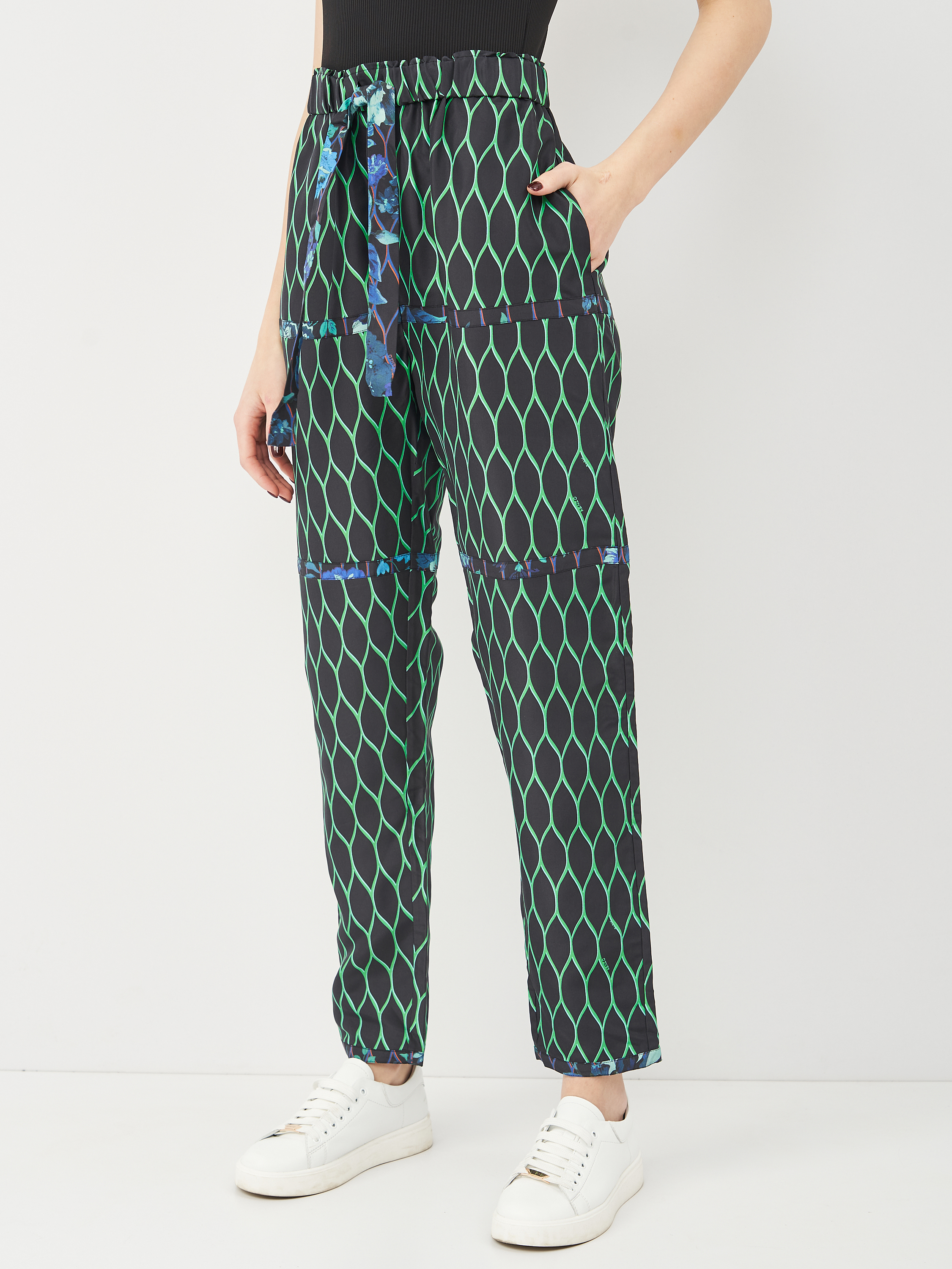 

Брюки H&M KK0123549 38 Черные с зеленым