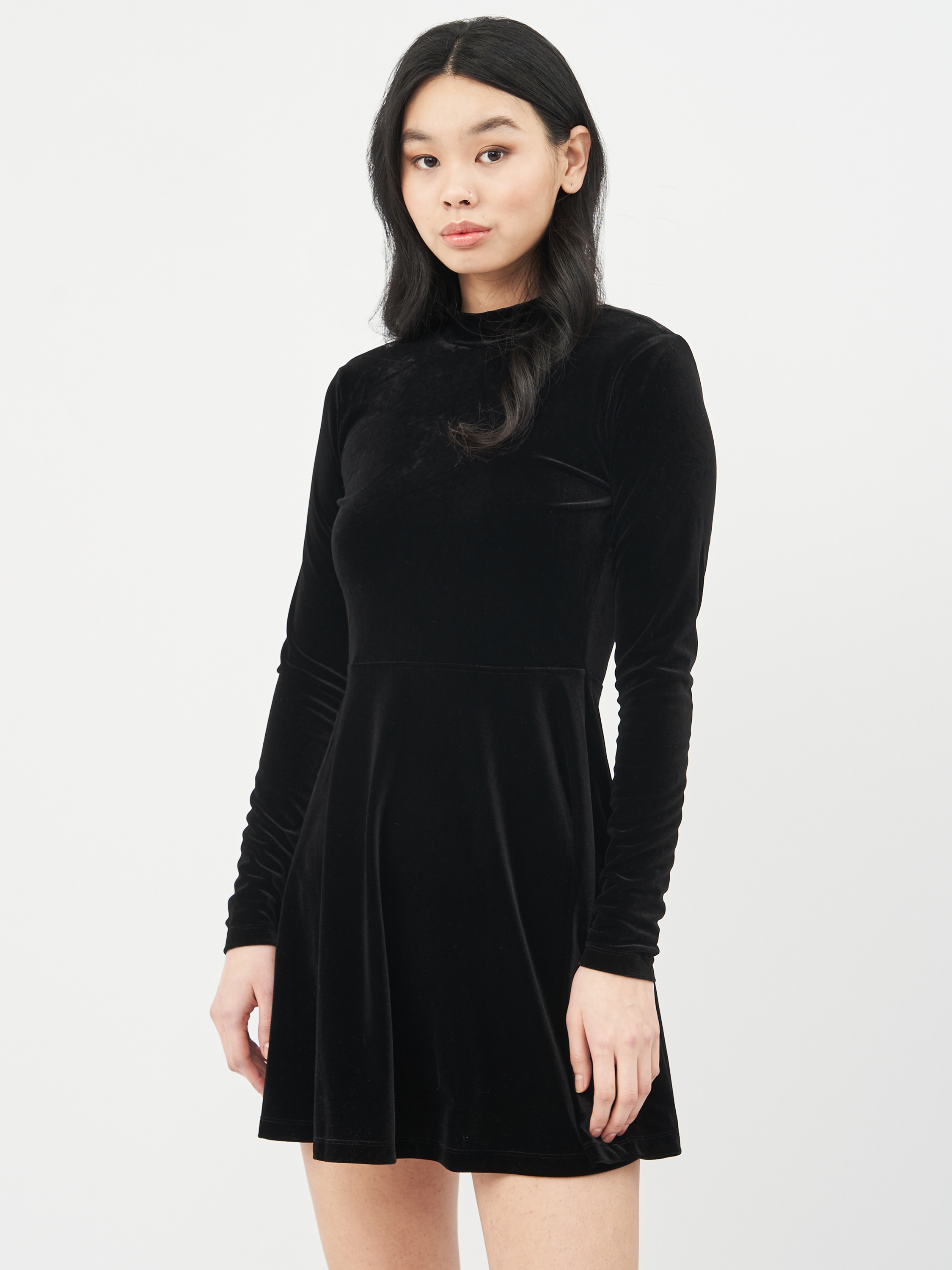 

Платье H&M KK0246589 38 Черное