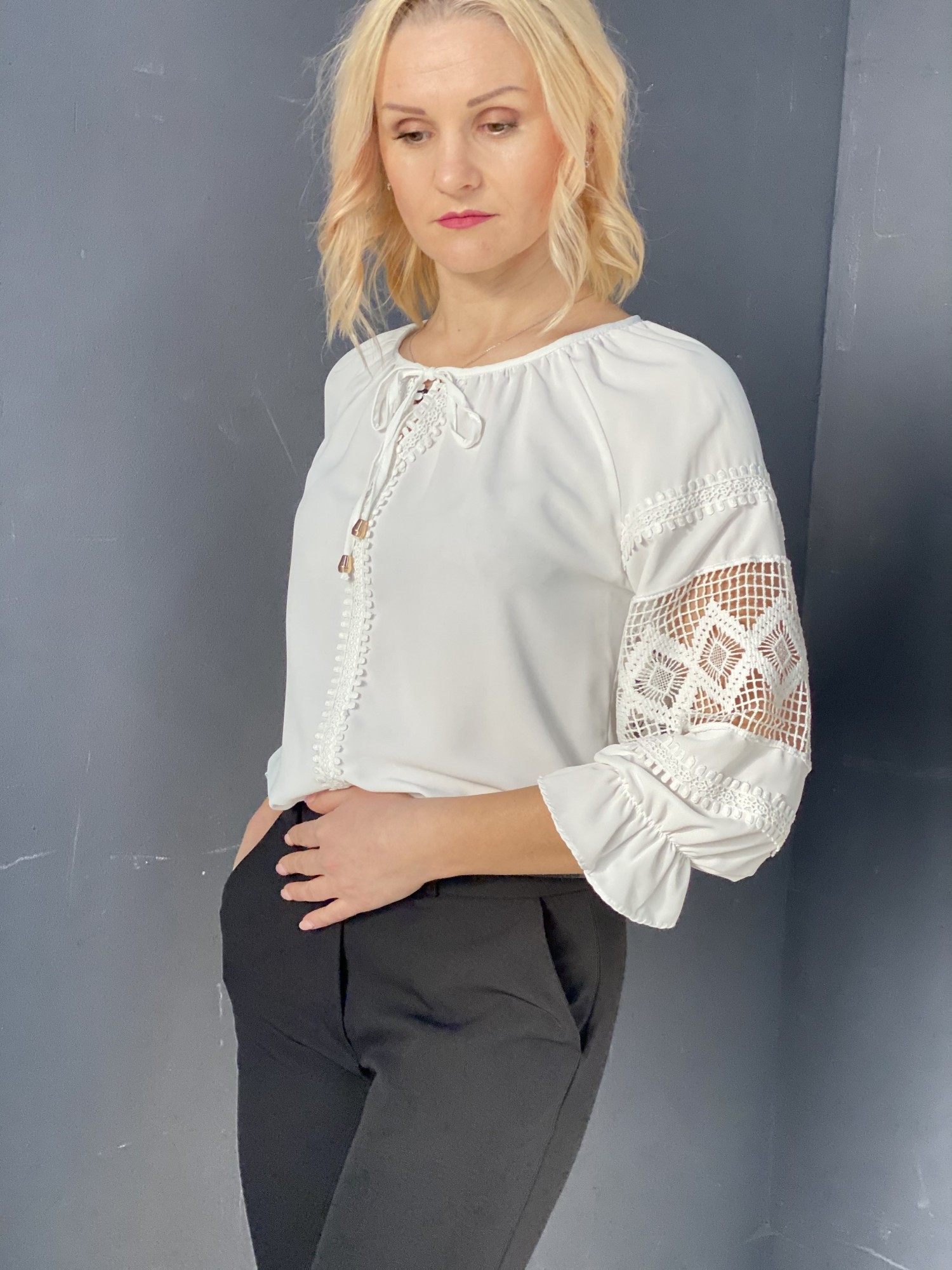 

Блуза Esay біла з мереживом розмір 2XL