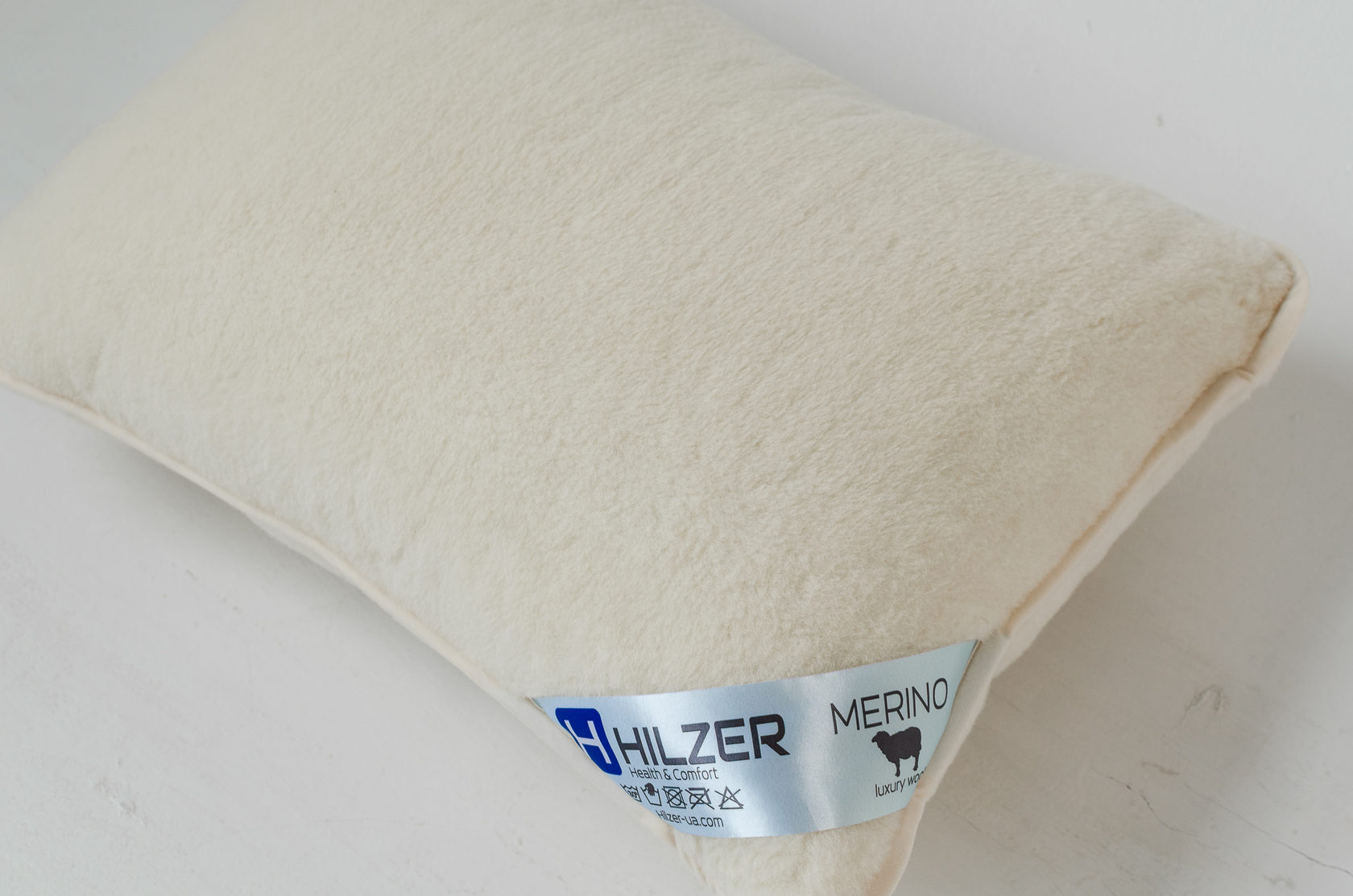 

Подушка из шерсти мериноса 50х70 см MERINO Hilzer Белый