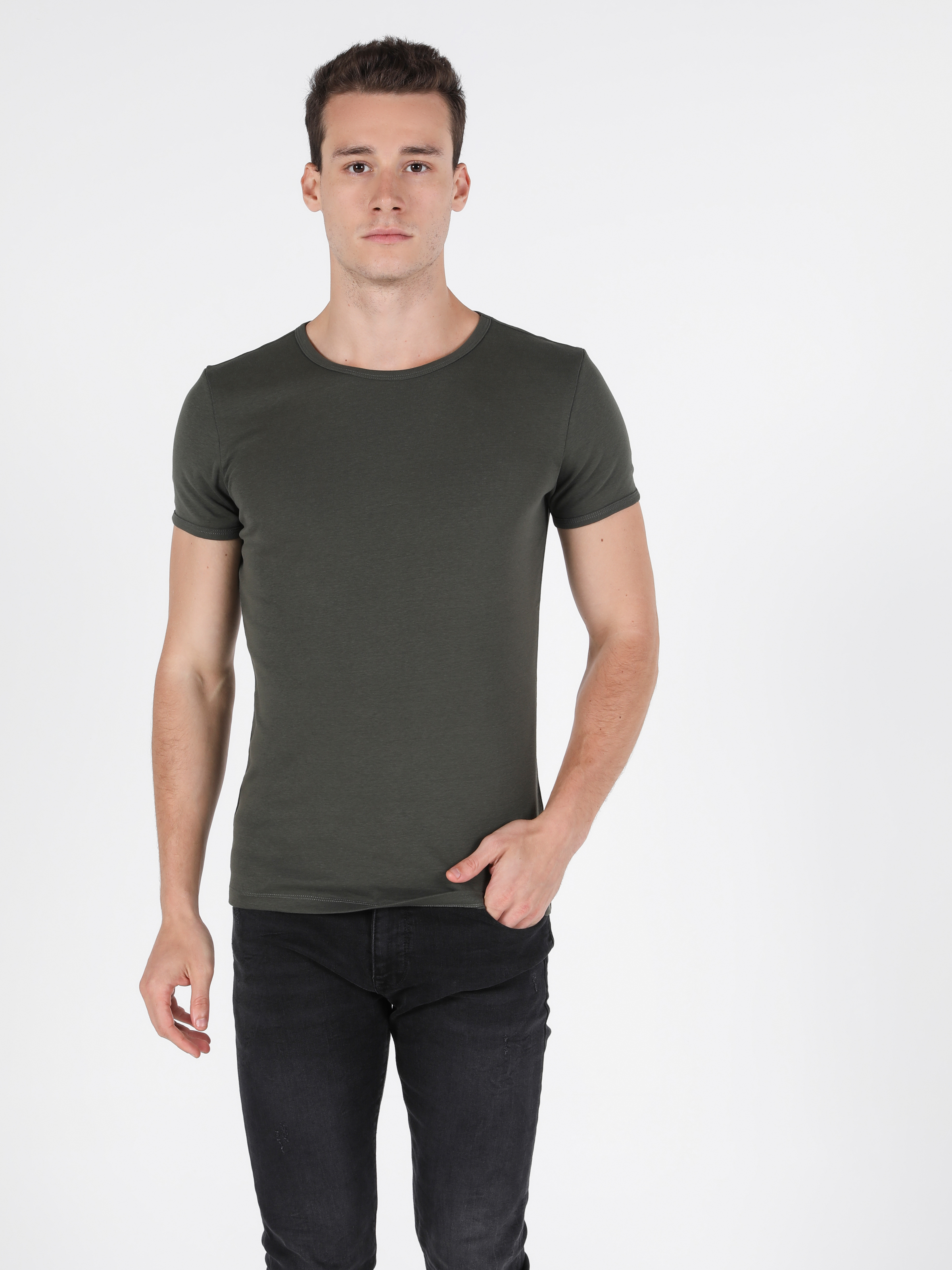 

Футболка Colin's CL1042915KHA M Khaki