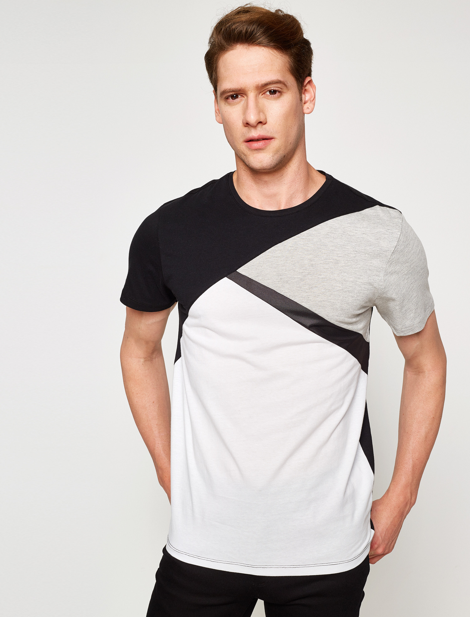 

Футболка Koton 7YAM11667LK-05U M White Design