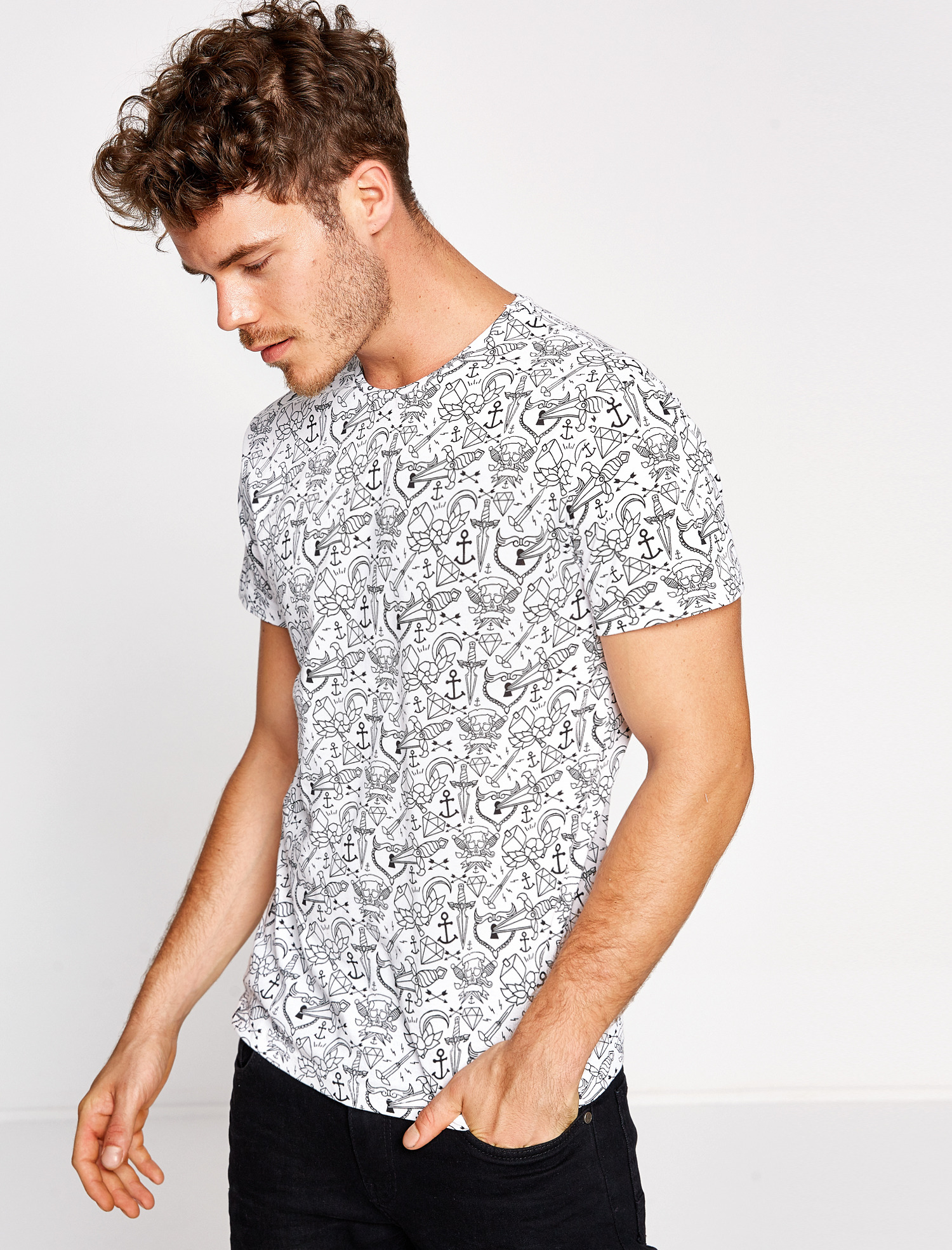 

Футболка Koton 8KAM11305CK-01V XL Black Design