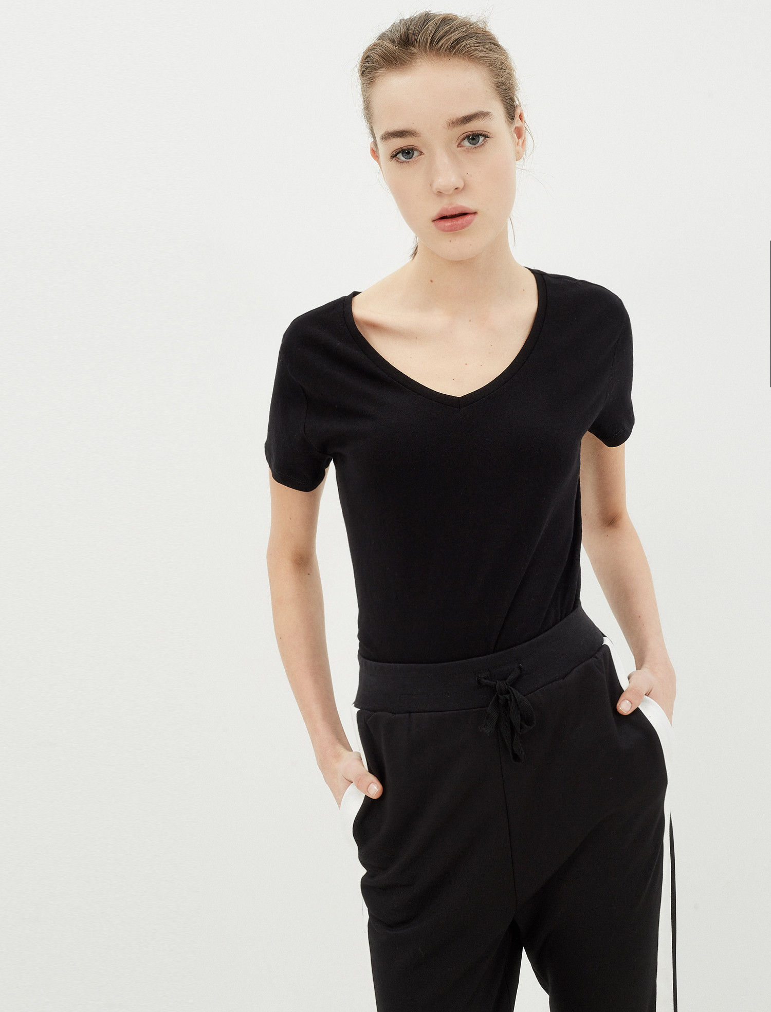 

Футболка Koton 7YAL11353OK XS Black