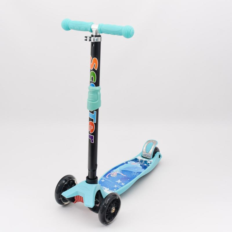 

Самокат трех колесный ScooTer светящиеся колеса (B-00571)