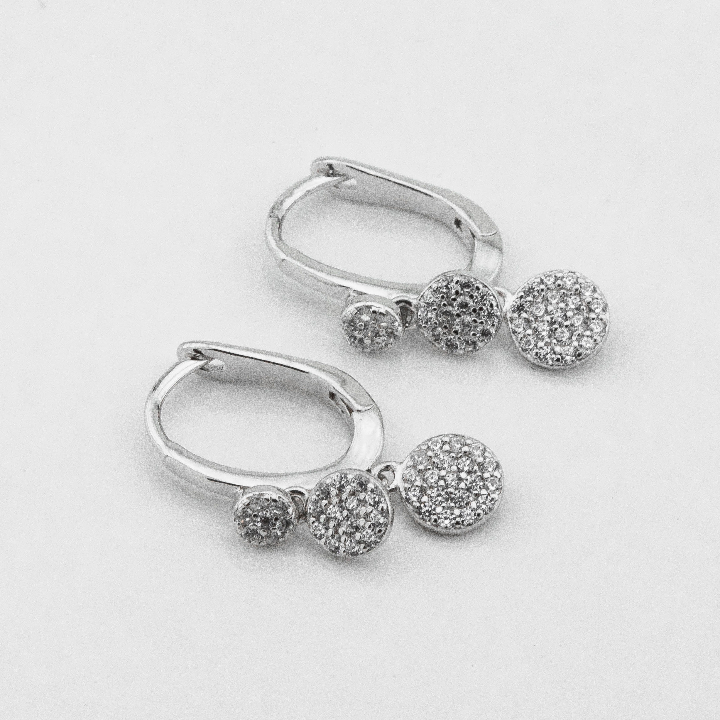 

Серебряные серьги с фианитами c121608 Диамант