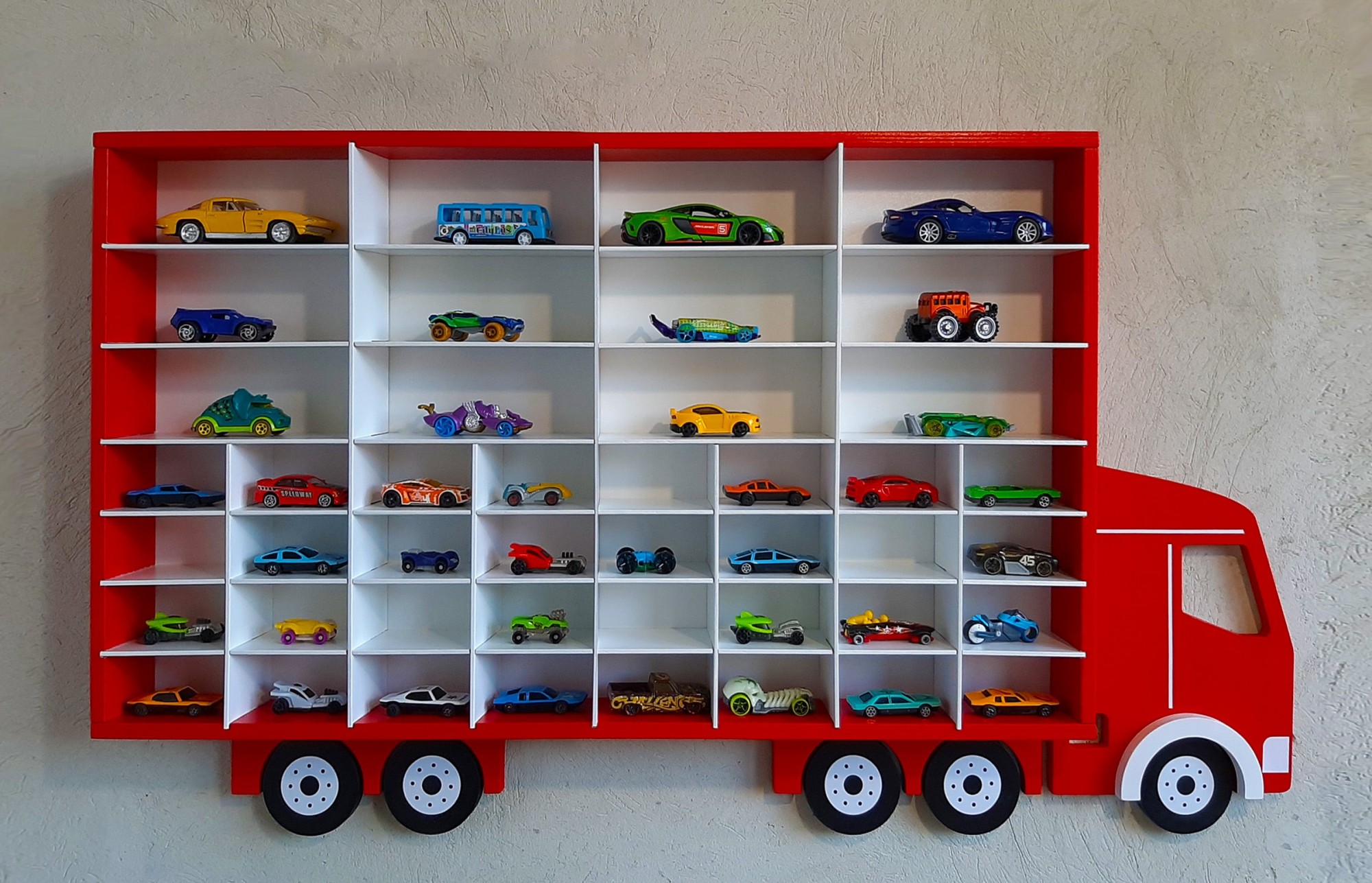 

Полка Грузовик "Микс" красная для 32 Hot Wheels и 12 kinsmart (mix-v-m-red)