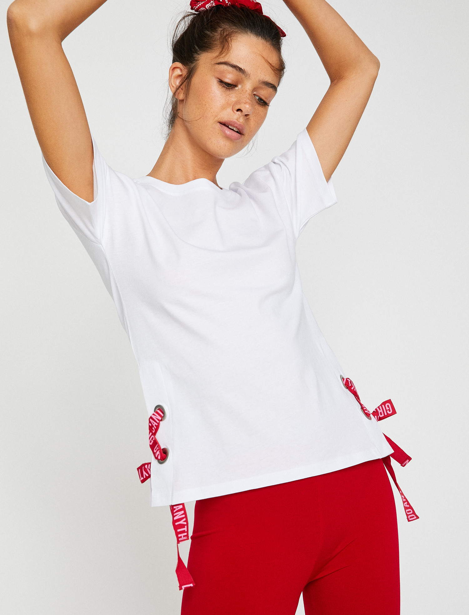 

Футболка Koton 8YAL11670JK-001 M Off White