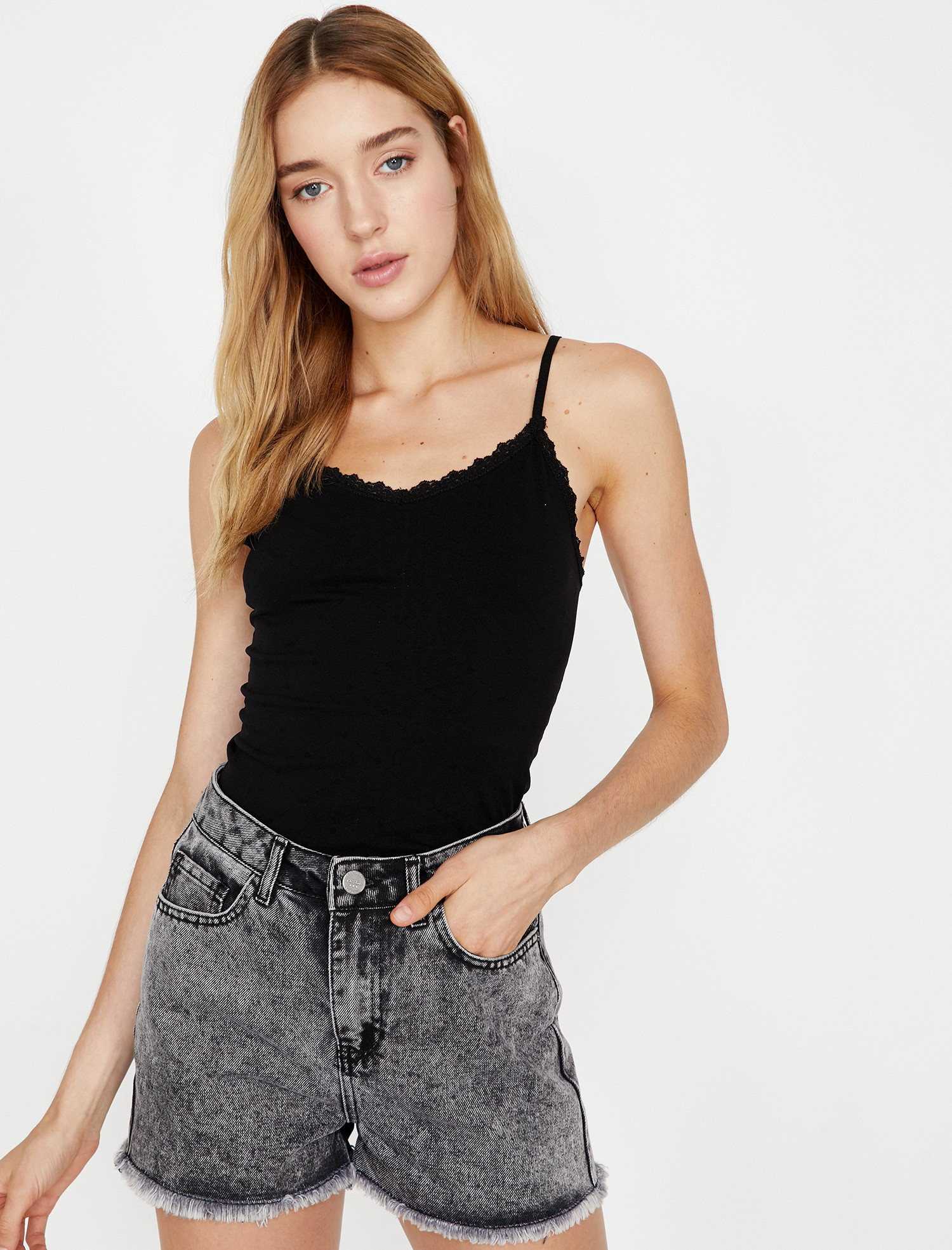 

Топ Koton 9KAK37154DS-999 S Black