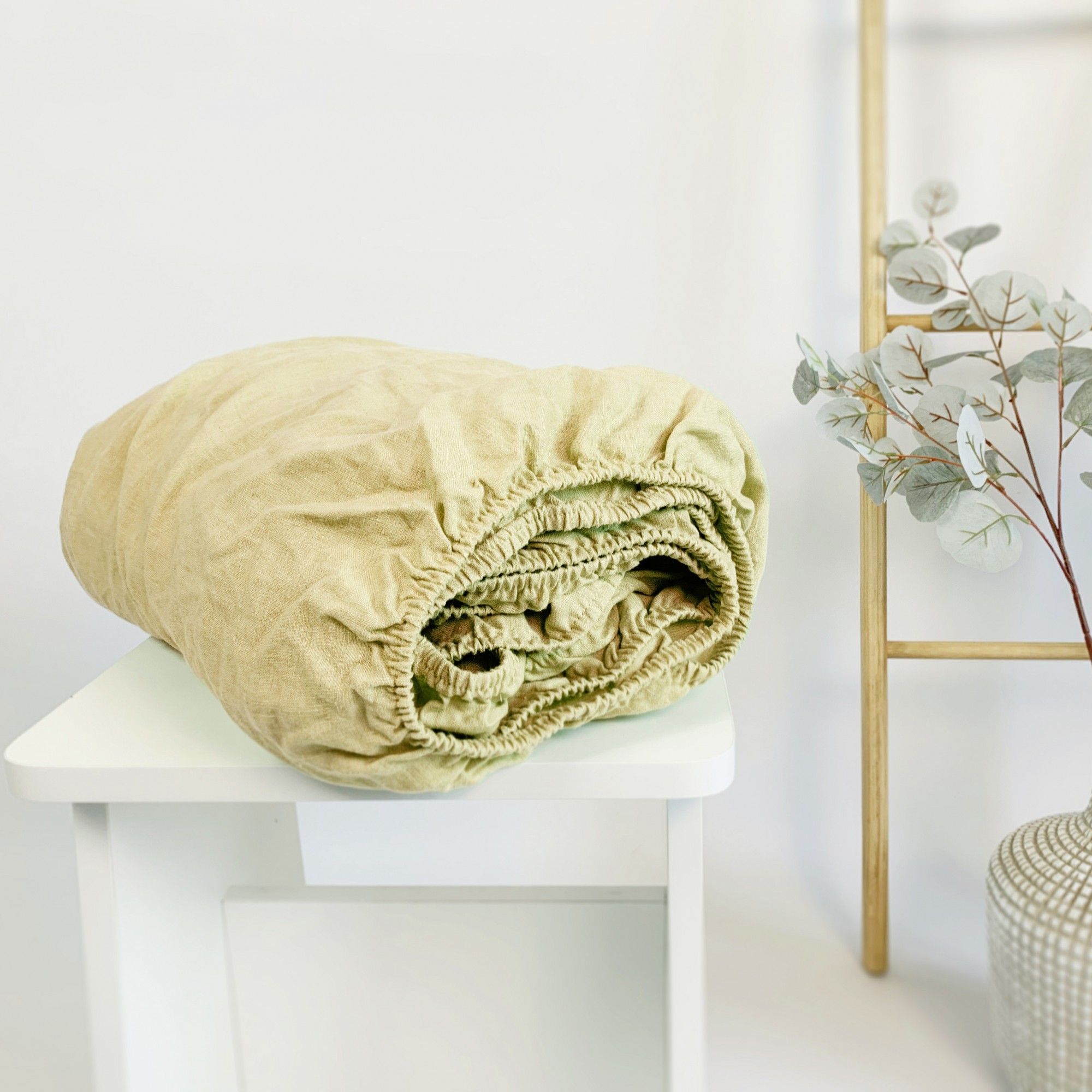 

Льняная простынь на резинке TouchableLinen 150x190x25 см Грушевый