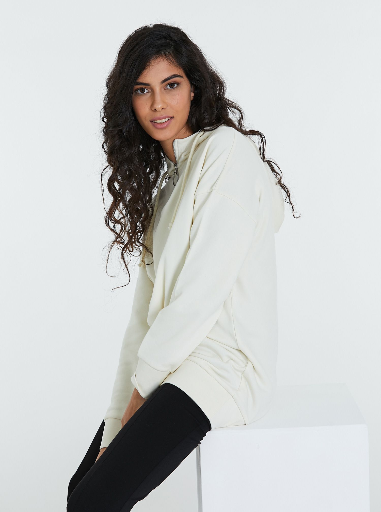 

Худи Piazza Italia 38509-4470 L Ivory