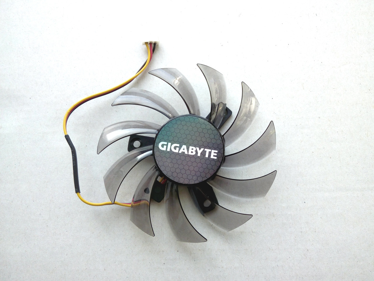 Gtx 1070 gigabyte. Pld09210s12hh gigabyte 90мм. 95 мм кулер для видеокарты gigabyte. охлаждение для видеокарты gigabyte. Rx vega 56 гигабайт.