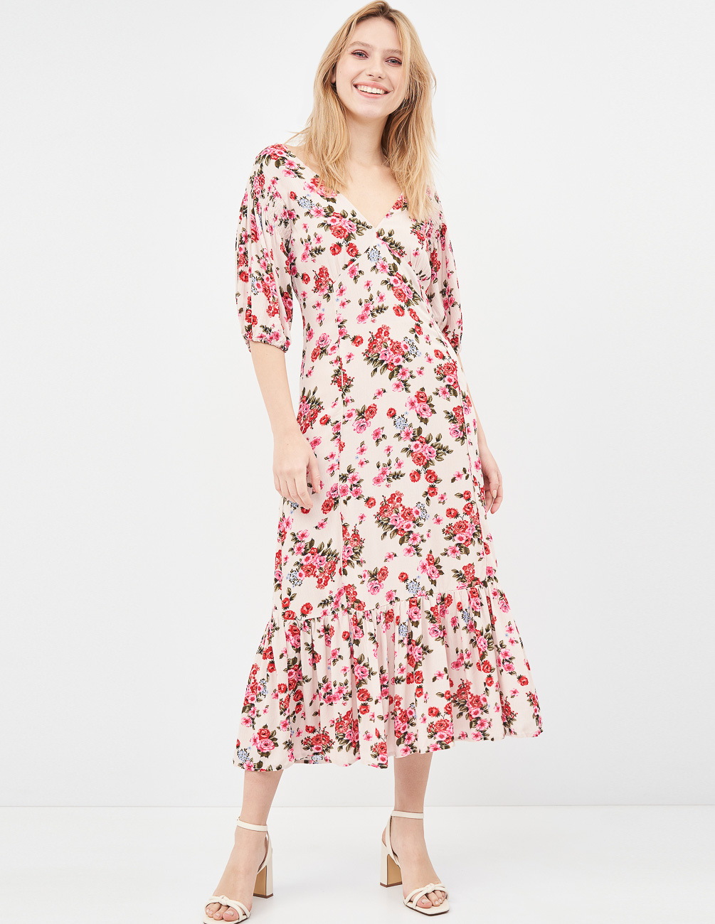 

Платье Stradivarius Ж1057891 (6359/601/004) цвет бежевый, Платье Stradivarius Ж1057891 (6359/601/004) цвет бежевый S