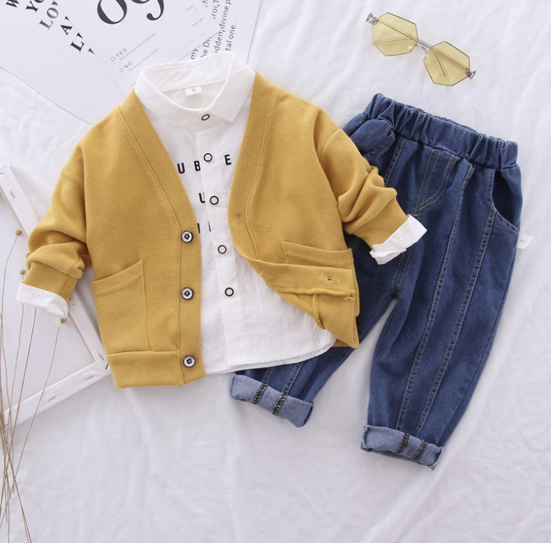 

Детский комплект (рубашка+кардиган+джинсы) 100см