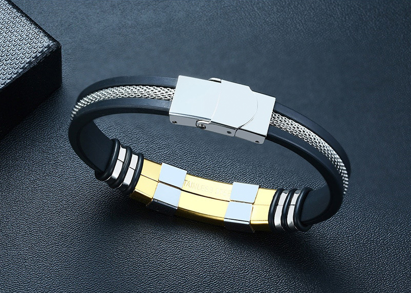 

Женский кожаный браслет BroBand Steel черный c светло-золотистой вставкой 21.5см (BB-SMOOTH-BLACK-GOLD-21-W)