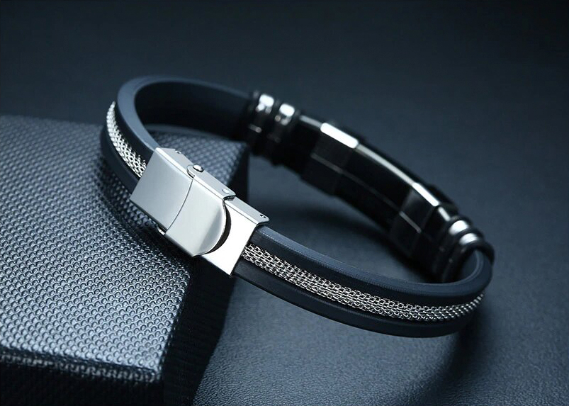 

Женский кожаный браслет BroBand Steel черный c светло-черной вставкой 21.5см (BB-SMOOTH-BLACK-GOLD-21-W)