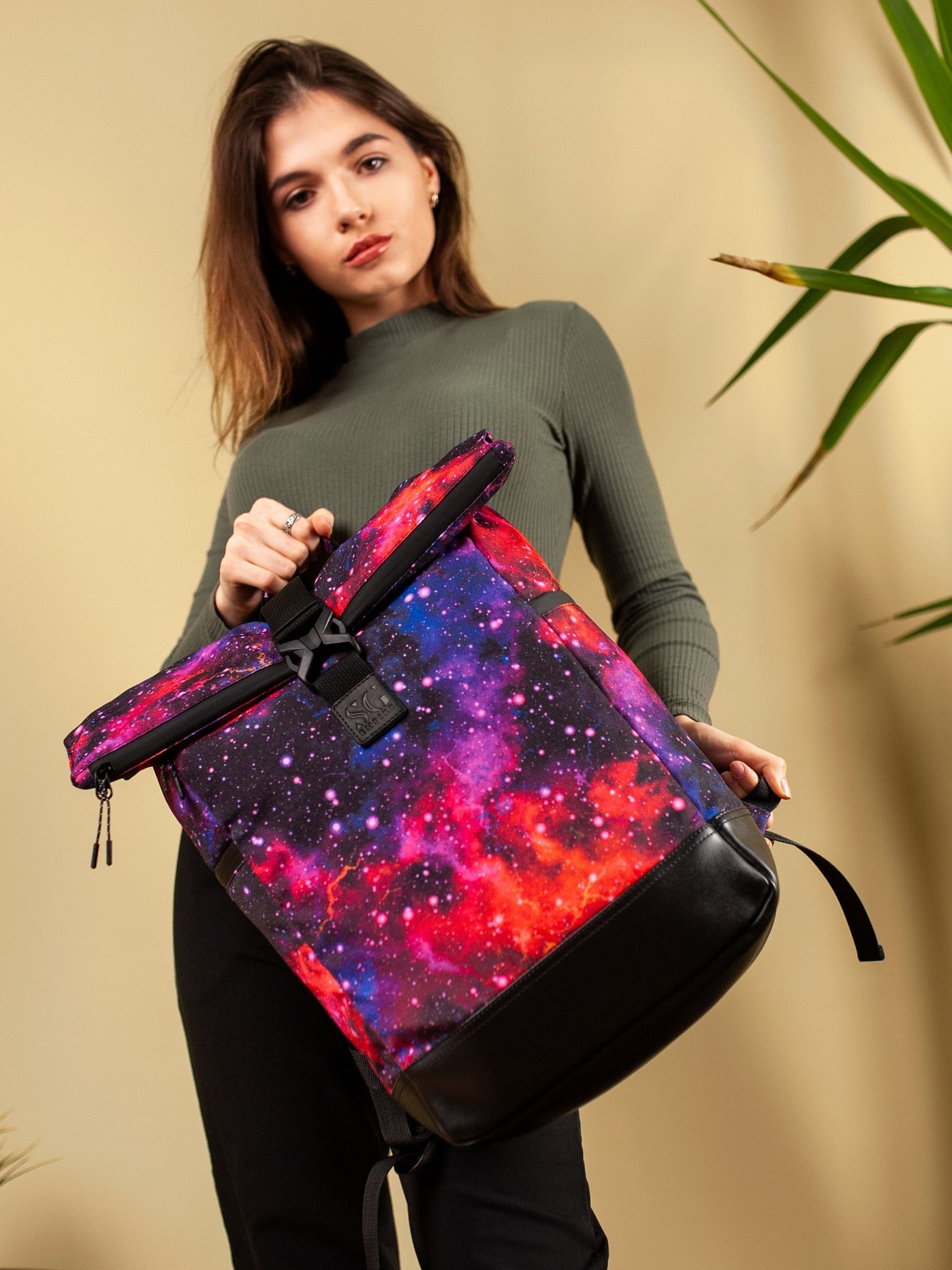 

Рюкзак роллтоп SG Empire Travel bag космос розовый RKTB04148