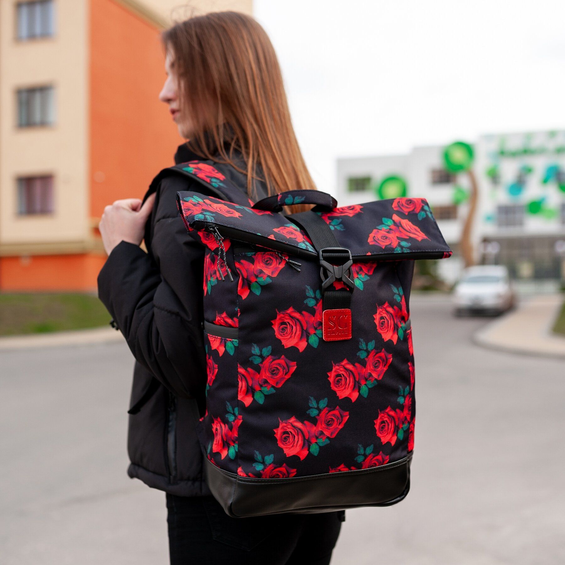 

Рюкзак роллтоп SG Empire Travel bag красные розы RKTB04055