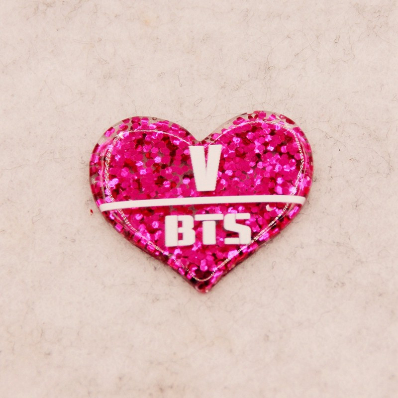 

Брошка Серце V BTS