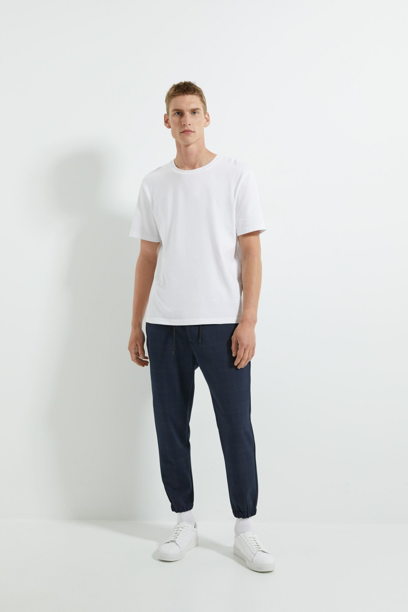 

Брюки Zara темно-синие зауженные демисезонные M (0706 317 401)