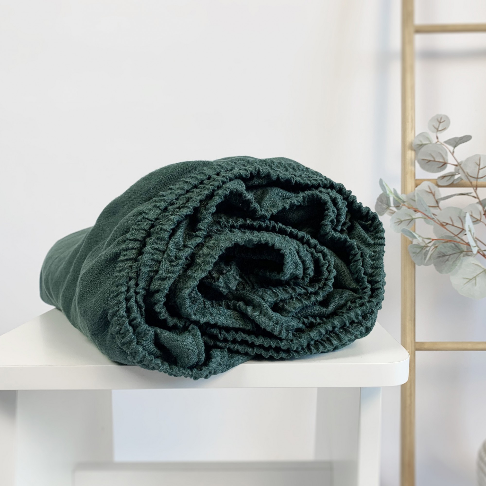 

Льняная простынь на резинке TouchableLinen 90x190x25 см Темно-зеленый