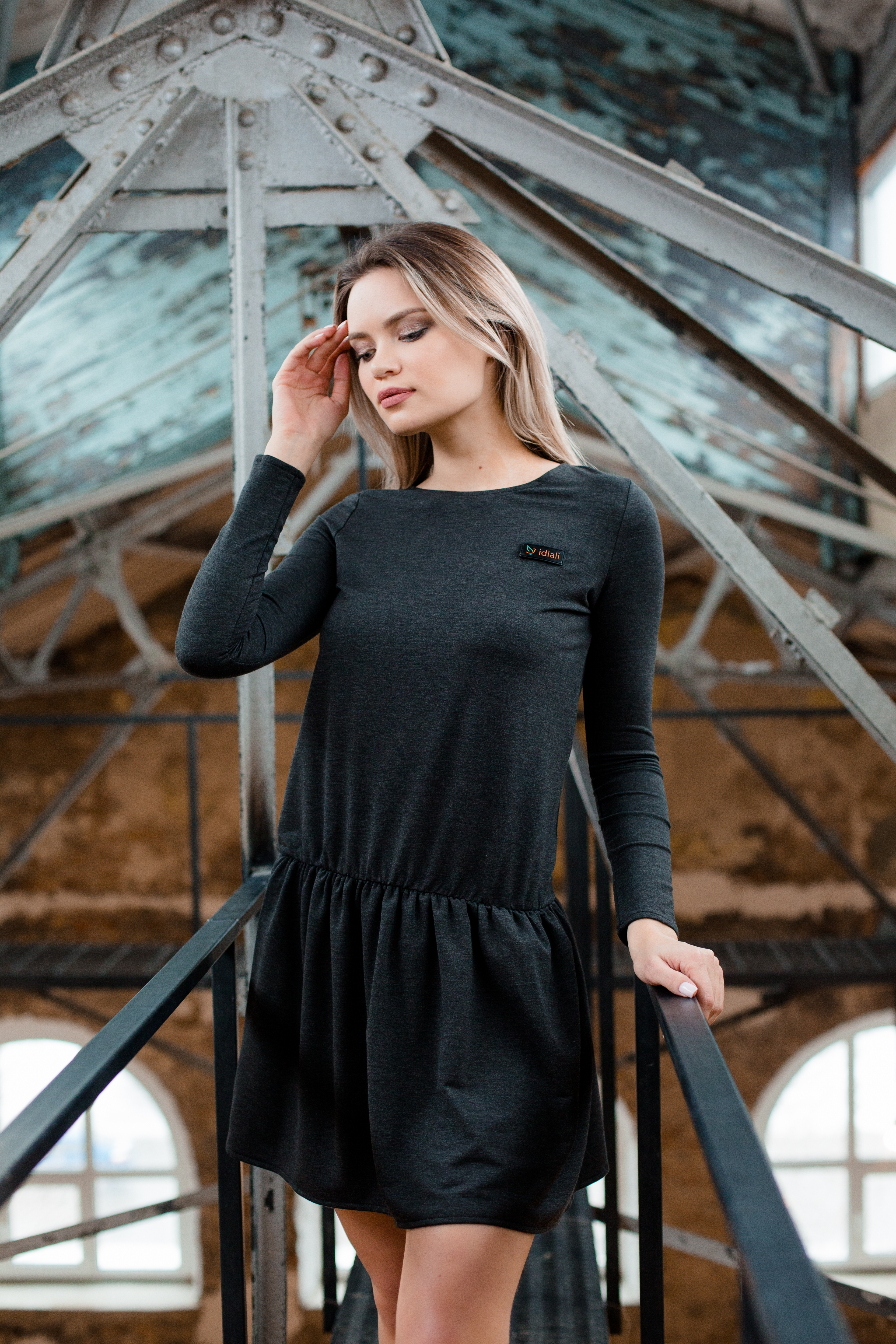 

Платье резинка idiali Антрацит 46