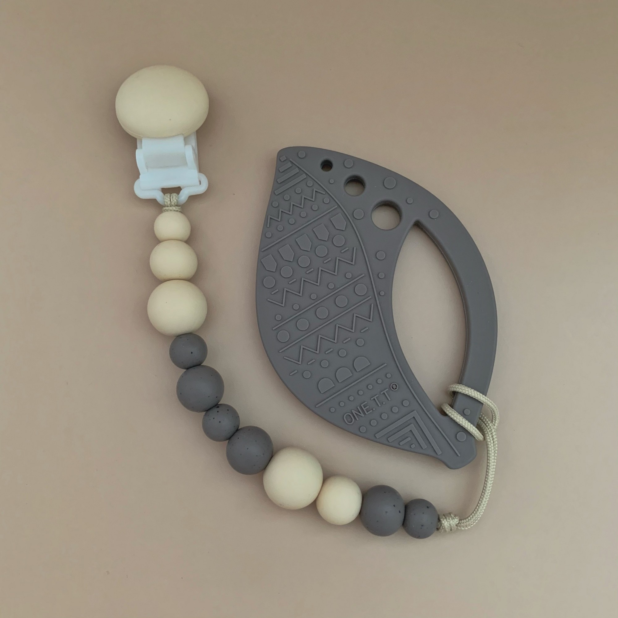 

Прорізувач Листочок + Тримач One.Teeth.Two Попіл Беж