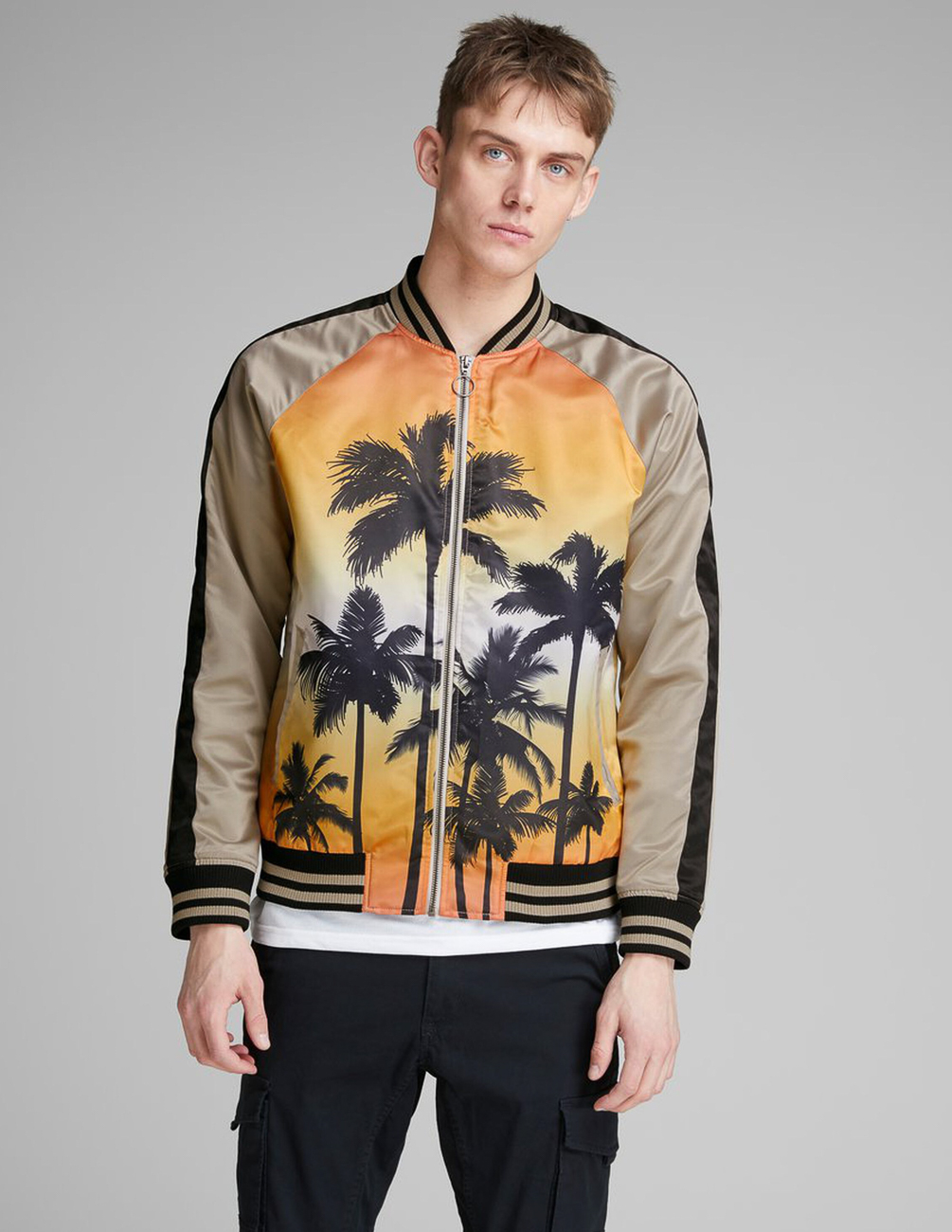 

Бомбер JACK&JONES М0108447 цвет бежевый L