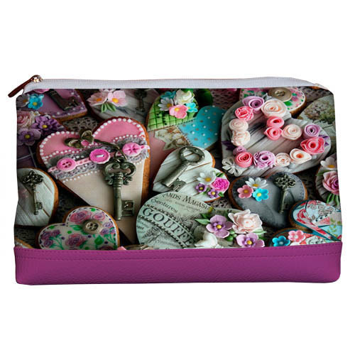 

Косметичка дорожная Lovely Presentville Сердца с розовым кожзамом 26x15x8 см
