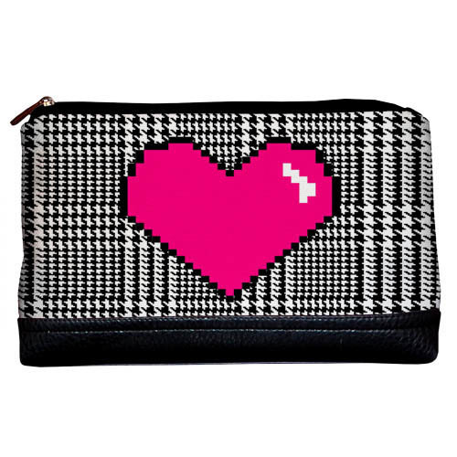 

Косметичка дорожная Lovely Presentville Сердце с черным кожзамом 26x15x8 см