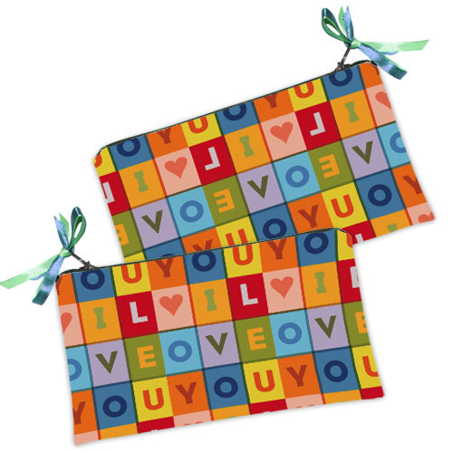 

Косметичка женская Presentville Love из квадратоков 20x12 см