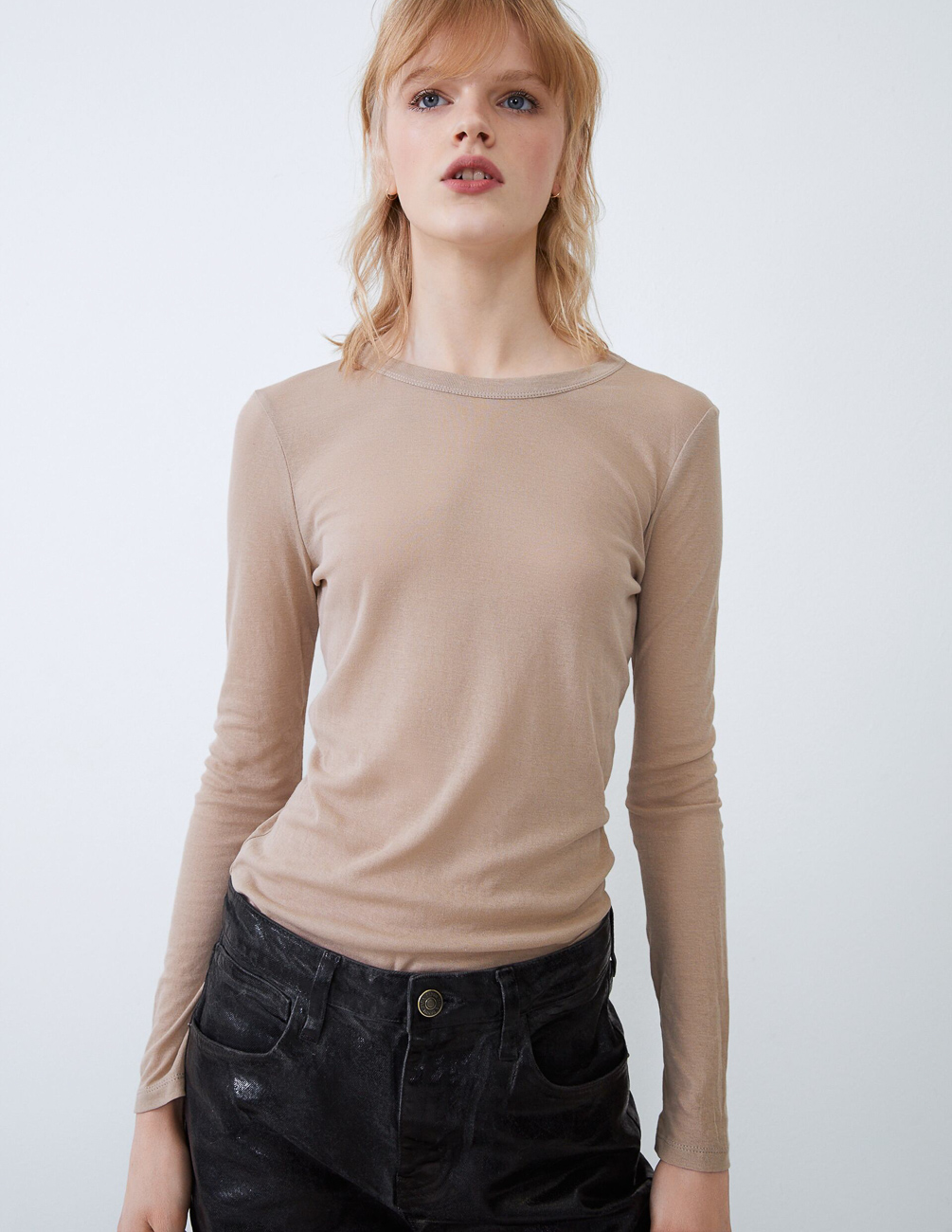 

Лонгслив Zara Ж1060433 (0264/311/706) цвет бежевый M