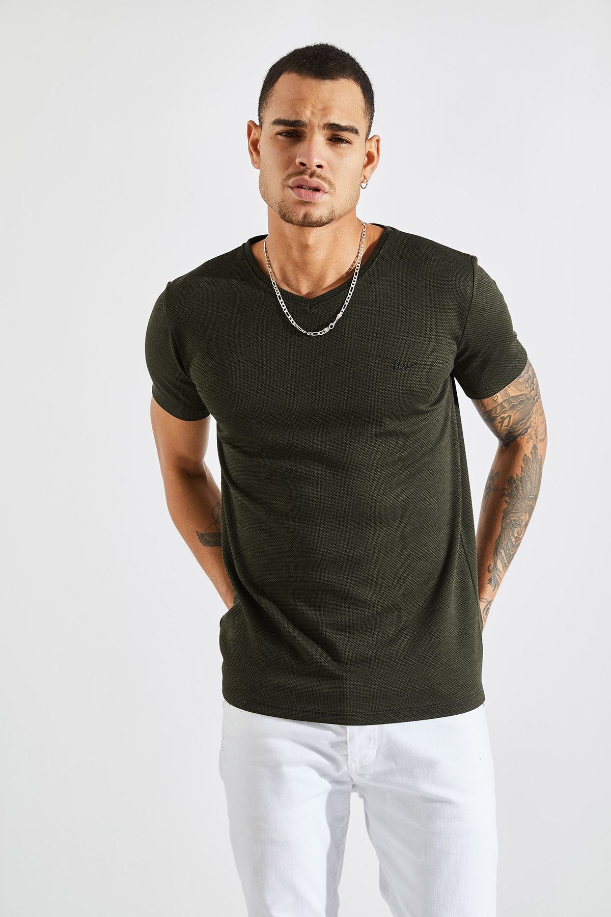 

Чоловіча футболка із V-подібним вирізом Zafoni 8096 L Хаки