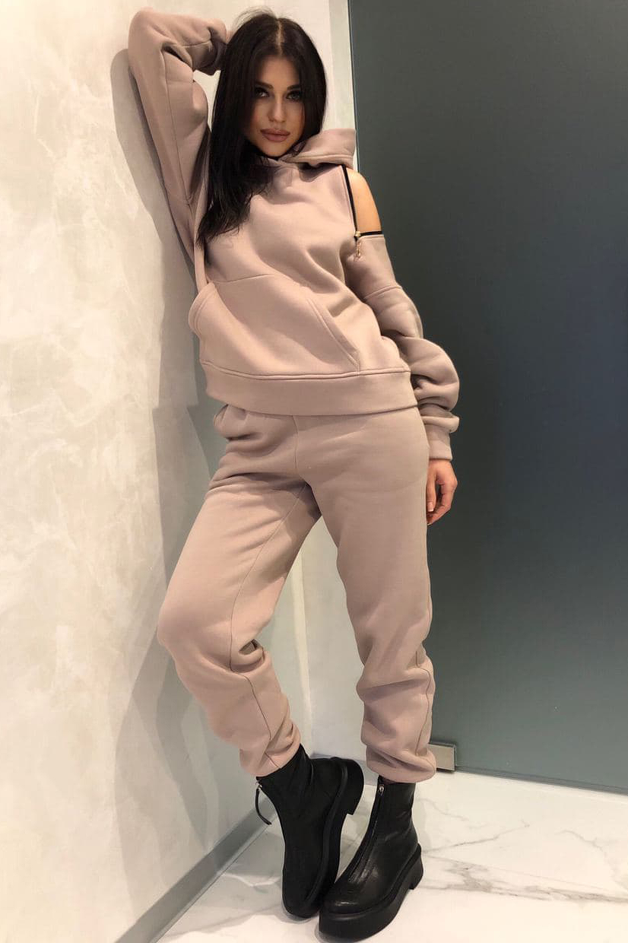

Женское JADONE FASHION флисовое худи с открытыми плечами и капюшоном Хит цвет бежевый M (Худи Хит бежевый)