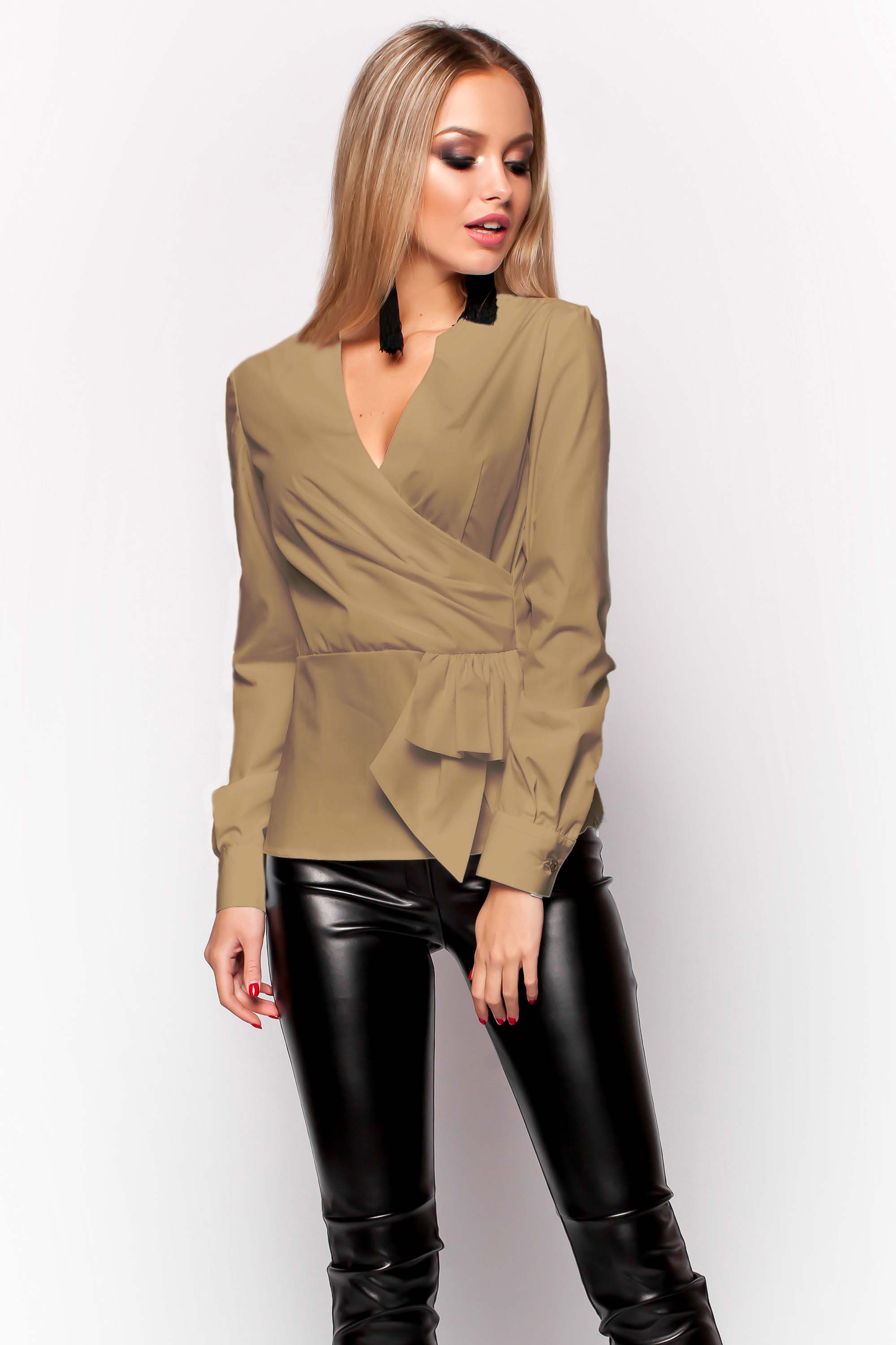 

Женская JADONE FASHION блуза с бантом и запахом Карина цвет бежевый  (Рубашка Карина бежевый, Женская JADONE FASHION блуза с бантом и запахом Карина цвет бежевый S (Рубашка Карина бежевый)