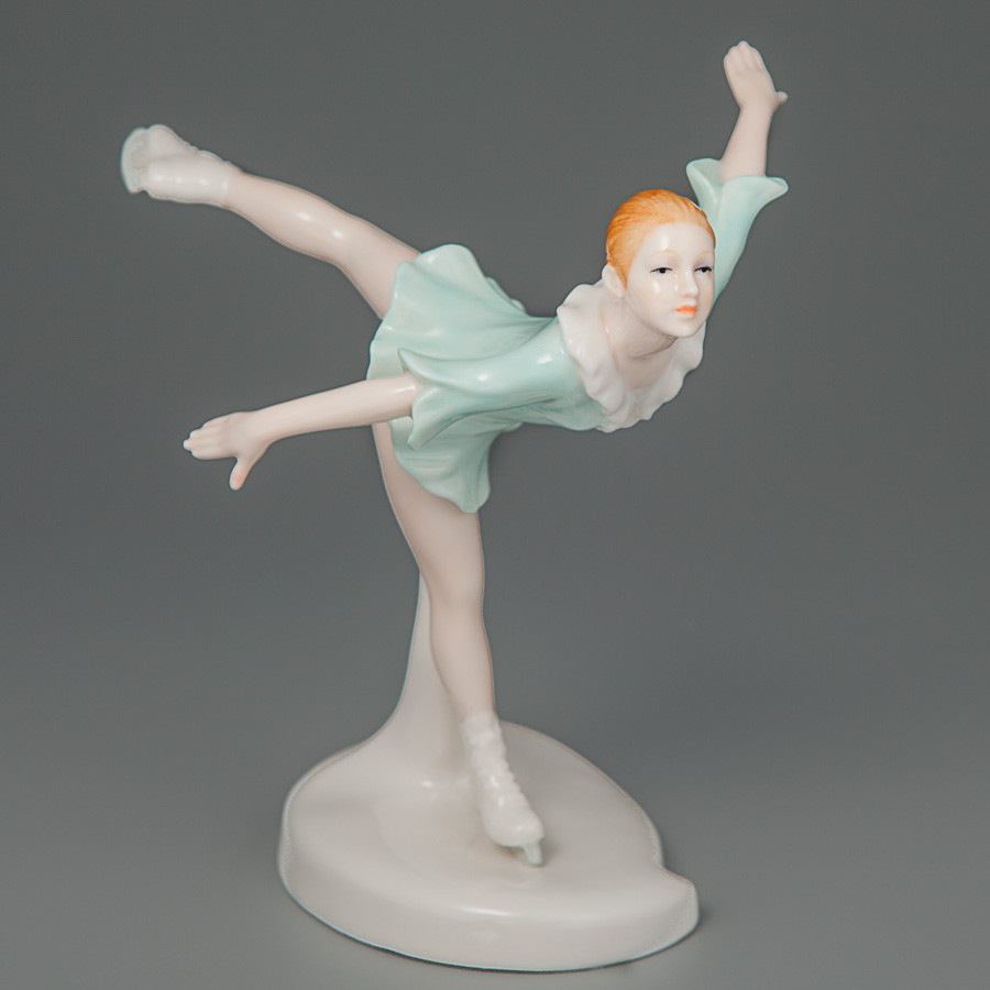 

Фарфоровая фигурка Балерина в голубом Unicorn Studio AL84692