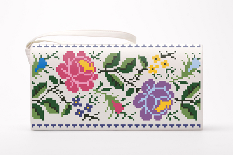 

Набір для вишивки нитками Барвиста Вишиванка заготовки пошитого клатча Одеська троянда (КЛ124лМ1301i)