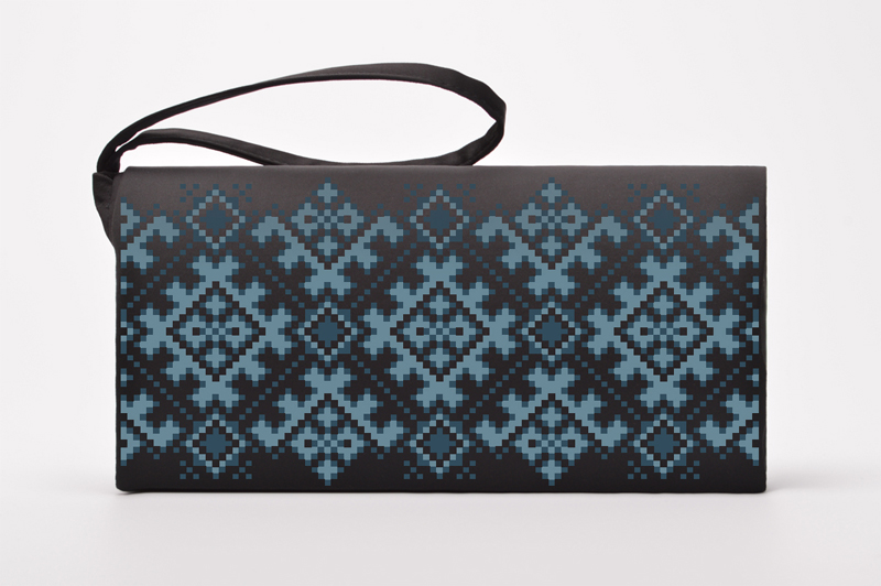 

Набір для вишивки нитками Барвиста Вишиванка заготовки пошитого клатча Львівська (КЛ103дЧ1301i)