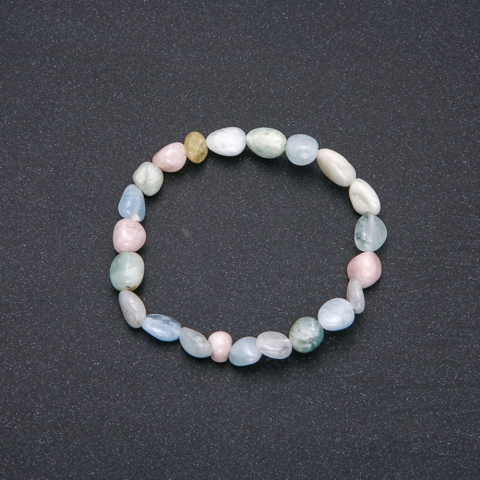 

Браслет из натурального камня Морганит на резинке галтовка, диаметр 7х9(+-)мм обхват 18см, ida39926