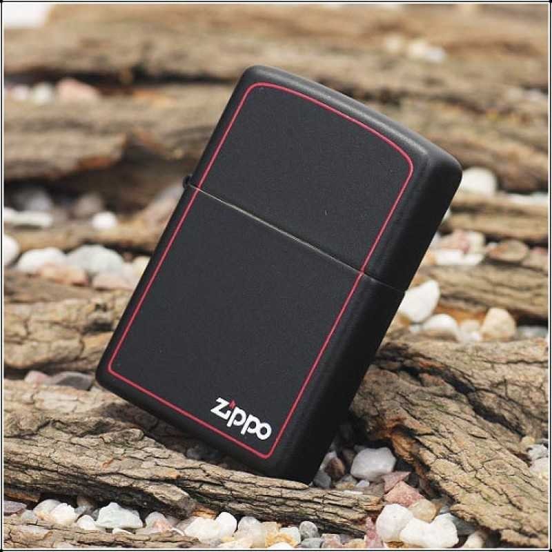 

Зажигалка Zippo BLACK MATTE w/ZIPPO BORDER (218 ZB)