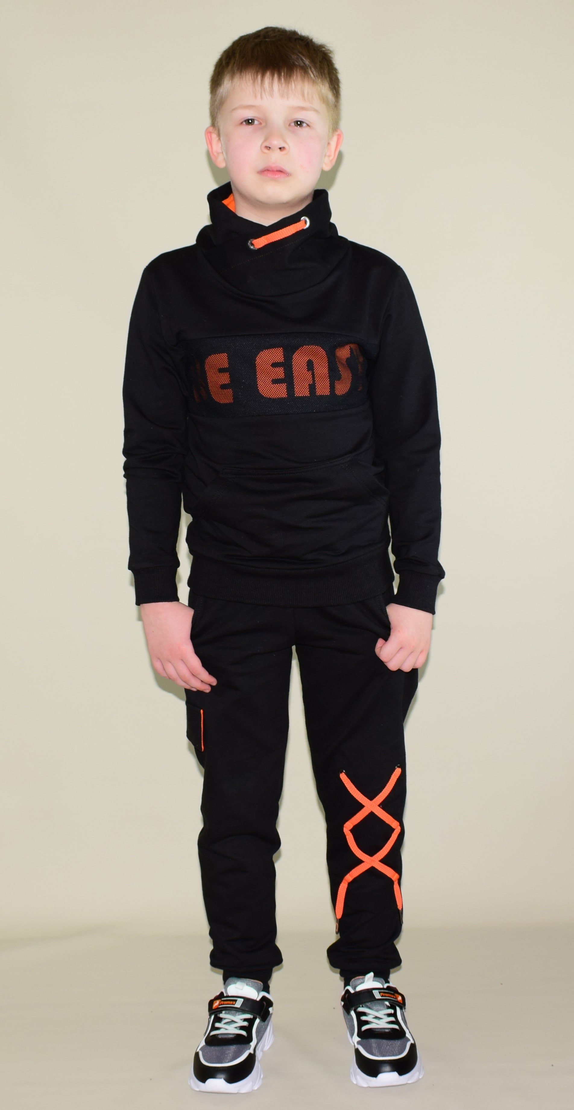 

Спортивный костюм Be easy 122 Черный (T-NB01-22-DB-Or)