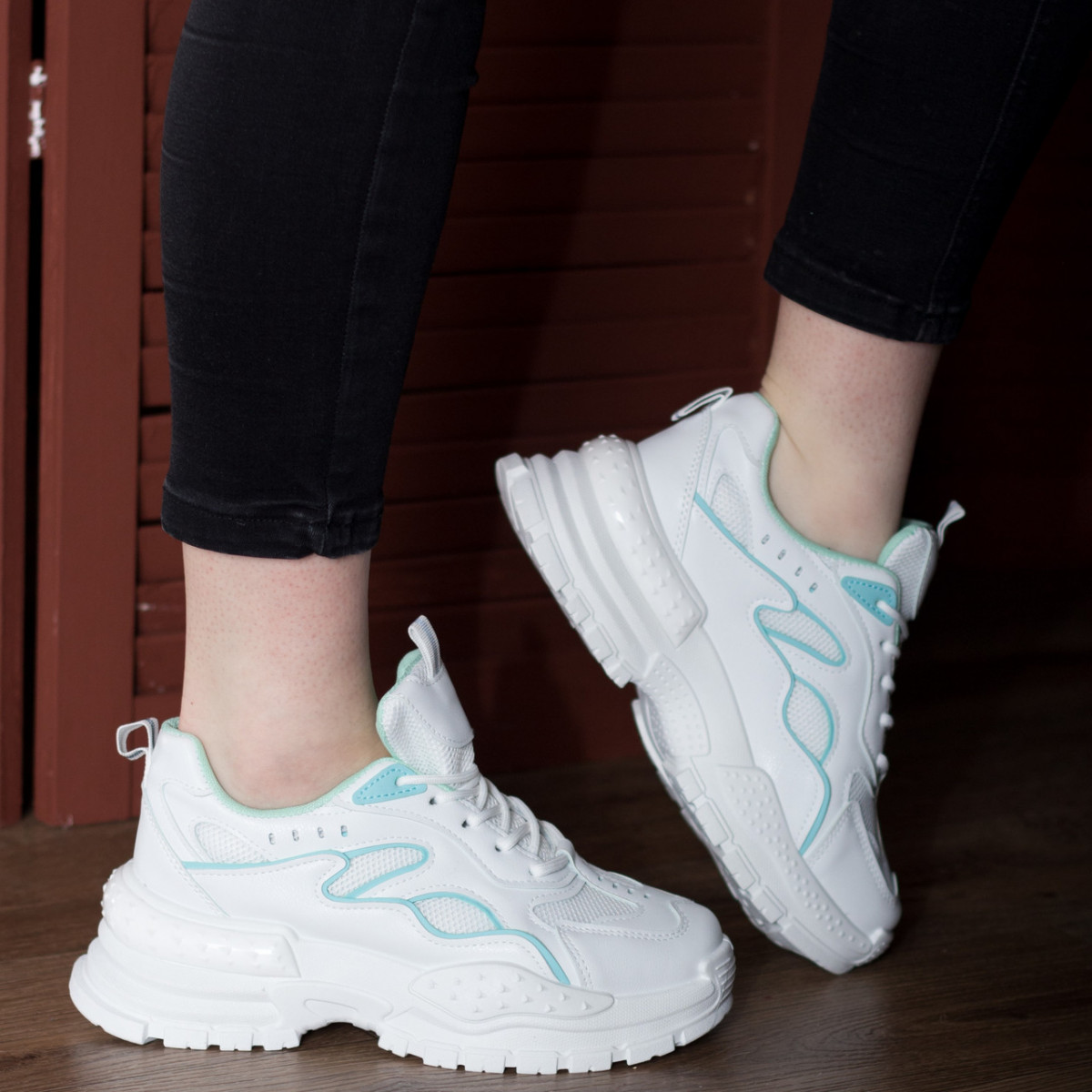 

Кроссовки женские Shoes Xochi 2670 36 размер 23 см Белый